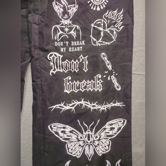 Street Life Butterfly & Letter Graphic Wide Leg Pants Small U.S. 4 womens - Picture 4 of 10